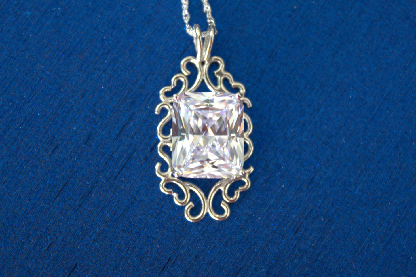 Sterling Silver Vintage Lace Pendant