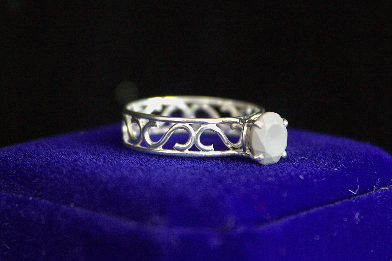 Ring with light gray CAD gemstone