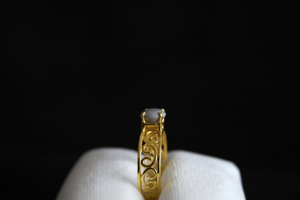Yellow gold ring side view with complete framing